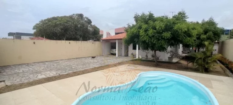 Imagem Casa TÉRREA com Piscina em via Pública à venda na Aruana, Aracaju/SE.