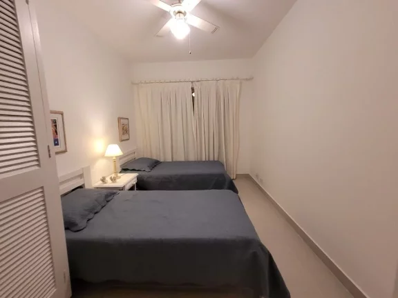 Imagem PITANGUEIRAS – UMA QUADRA DO MAR, MARAVILHOSO APTO REFORMADO, DECORADO, 02 VAGAS DE GARA