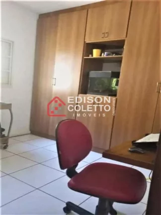 Imagem "Pronto para Morar" Excelente casa à venda no Bairro Vila Rezende, 3 dormitórios!!