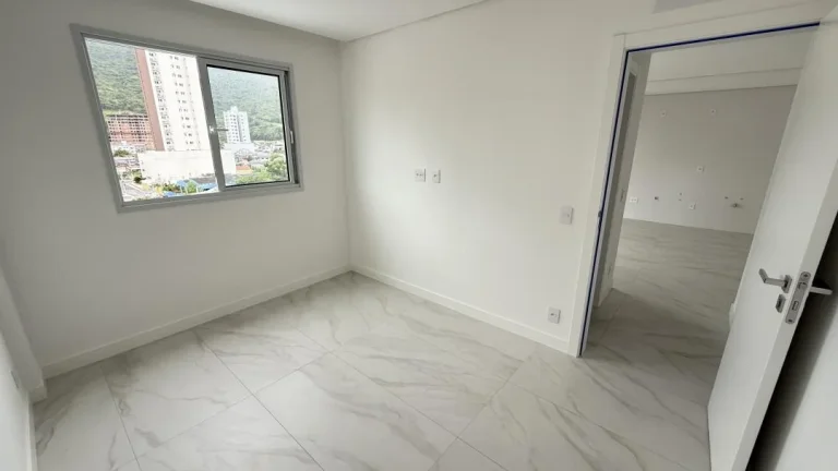 Imagem Apartamento novo de 74 m² com 2 quartos, sendo 1 suíte no bairro Fazenda em Itajaí a venda com Adriano Carpes Imóveis.
