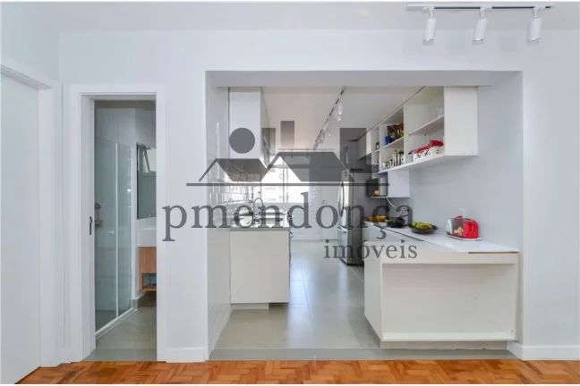 Imagem Apartamento reformado a venda em Rua tranquila de Pinheiros.