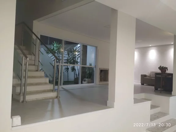 Imagem Casa 4 suítes alto padrão em Condomínio fechado no Bairro João Paulo