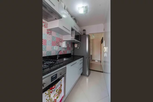 Lindo Apartamento Andar Alto de 2 dormitórios e 1 vaga de garagem na Vila Carmosina (Itaquera)