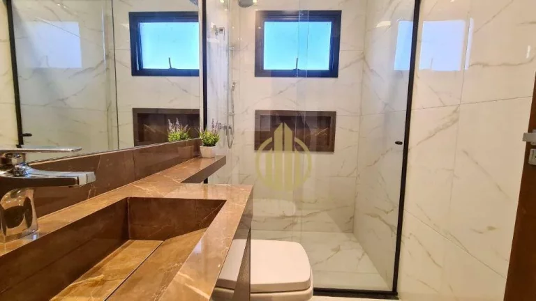 Imagem Sobrado no Vivendas da Mata com 3 suítes e piscina.