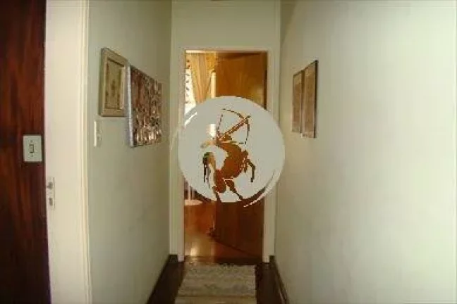 Imagem GARAGEM FECHADA