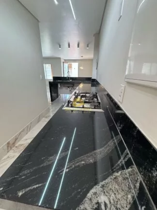 Imagem Casa de Alto Padrão no Jardim Boa Vista: Luxo e Conforto Próximo à Praia do Morro
Descubra esta c...