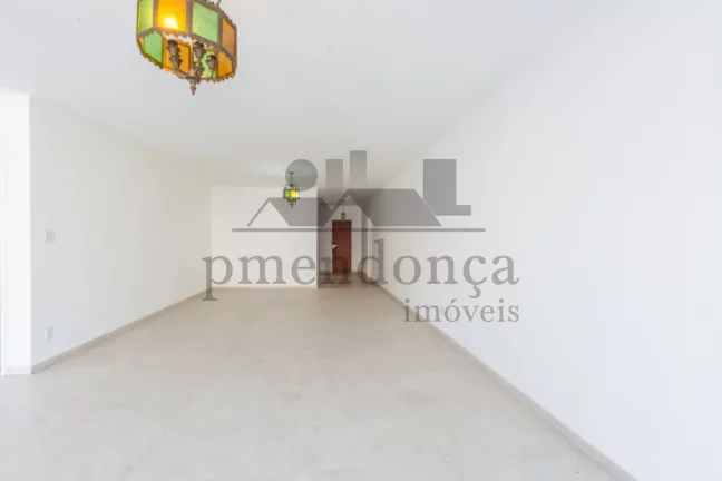 Imagem Higienópolis, Apartamento com 3 dormitórios (1 suíte) e 2vagas, 230m² ao lado Metrô