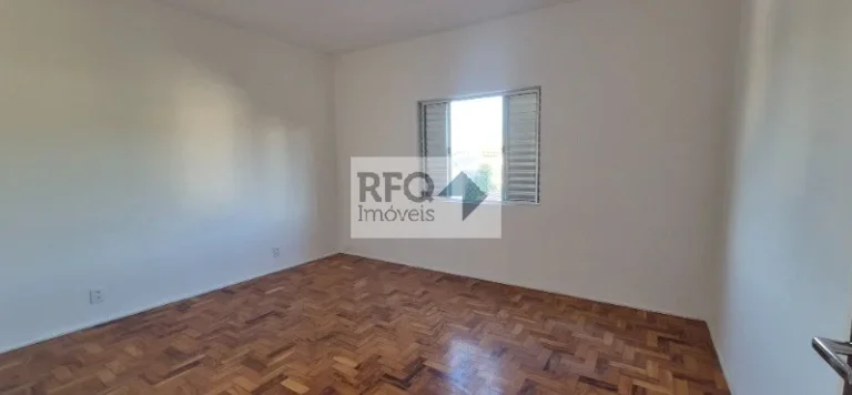 Imagem Apartamento no térreo para locação no Jardim da Glória: 2 quartos, 1 sala, 1 banheiro, 1 vaga de garagem, 100m². Venha conferir!