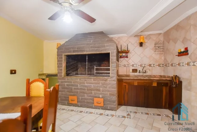 Imagem Casa a venda 05 quartos sendo 03 suítes, no Ahú/São Lourenço em Curitiba Pr