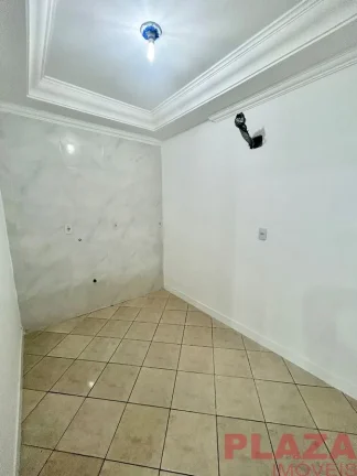 Imagem Ampla Sala | Av dos Estados | Piso superios | 3 Banheiros | Cozinha | Anual | Balneário Camboríu