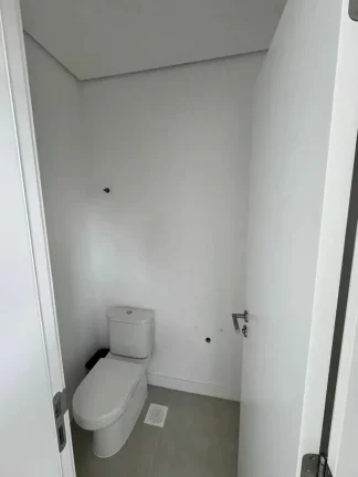 Imagem Apartamento com 3 suítes e 3 vagas de garagem na Praia Brava de Itajaí/SC