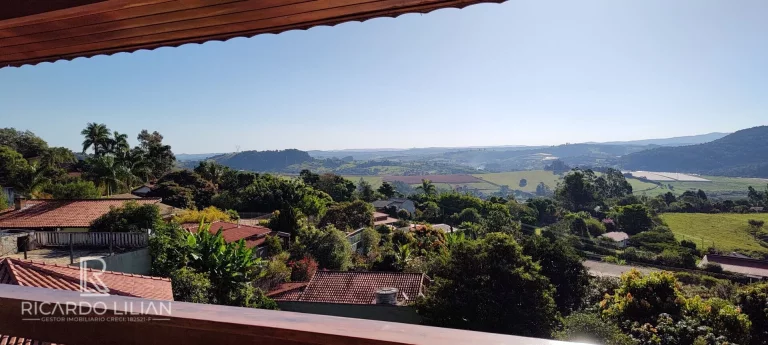 Imagem "Espetacular Casa em Condomínio Fechado: 4 Suítes, Área Gourmet, Piscina e Vista Inigualável!"