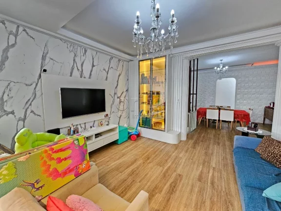 Imagem # Casa dos Seus Sonhos à Venda no Bairro Montese ### Descrição do Imóvel Apresentamos uma casa e...