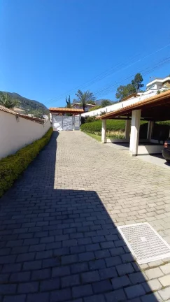 Imagem Vendo este lindo apto de 2 quartos, vaga de garagem, sacada. Nova Friburgo.