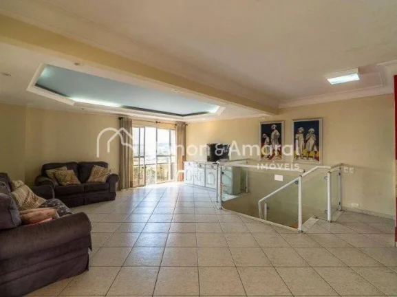 Imagem Apartamento cobertura tríplex, O imóvel possui living para vários ambientes,
 3 quartos, sendo 1 ...