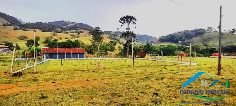 Imagem Oportunidade: Chácara com 2 Chalés, Ponto Comercial e Campo de futebol!