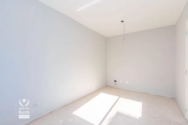 Imagem Sobrado a venda no Uberaba. 3 quartos, suíte, terraço e 1 vaga