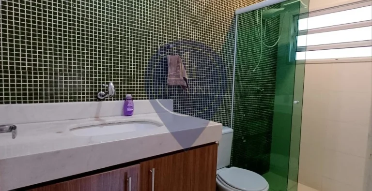 Imagem Imperdível oportunidade de adquirir uma casa de luxo no Sumaré, São Paulo-SP: 4 quartos, 2 suites, 2 salas, 3 banheiros, 2 vagas, 170m²!