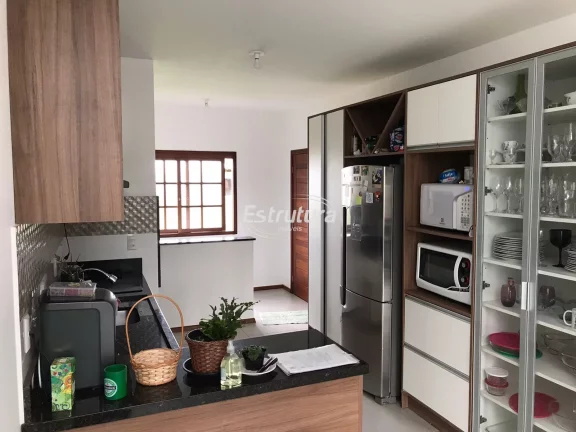 Imagem Casa semimobiliada com pátio amplo no bairro São José