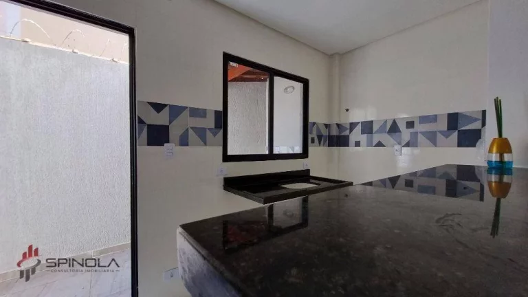 Imagem Casa com 2 dormitórios à venda, 55 m² por R$ 310.000,00 - Maracanã - Praia Grande/SP