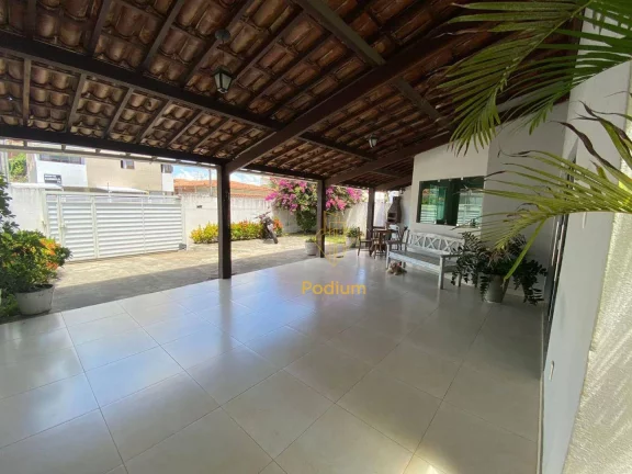 Imagem Casa com dois pavimentos em localização privilegiada no Portal do Sol - CA0071