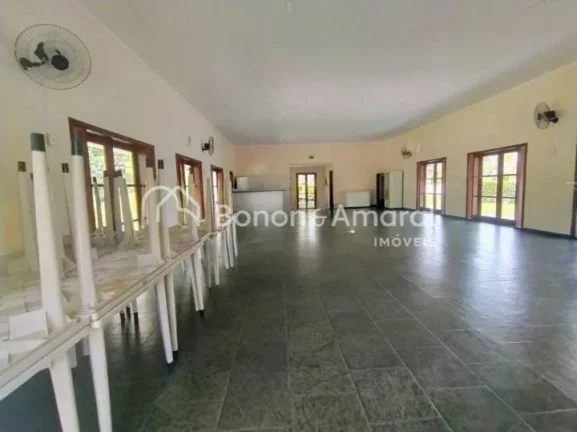 Imagem Linda casa à venda em condomínio fechado na cidade de Valinhos, SP. 

Este encantador sobrado ofer...