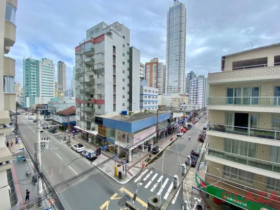 Imagem Oportunidade Rara | 2 Dormitórios + Dependência | 1 Vaga | 200m da Praia – Balneário Camboriú – SC