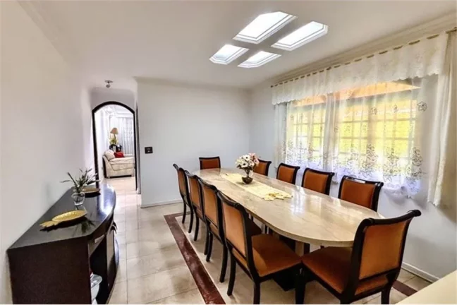 Imagem Sobrado Sustentável: Residência Aconchegante com Energia Renovável, Espaço Gourmet, Suítes Luxuosas e Memórias Inesquecíveis em 150m²