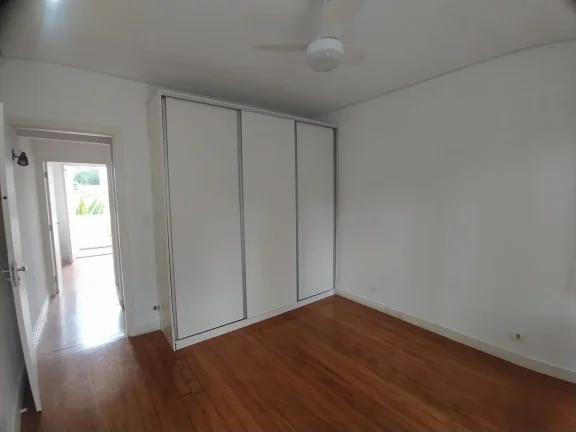 Imagem Casa Jardim Europa - 126M², 2 Dorms, 1 Vaga, Varanda, Armários.
