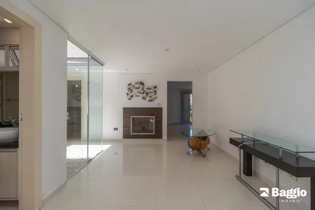 Imagem Casa térrea em condomínio em Santa Felicidade 2 suites