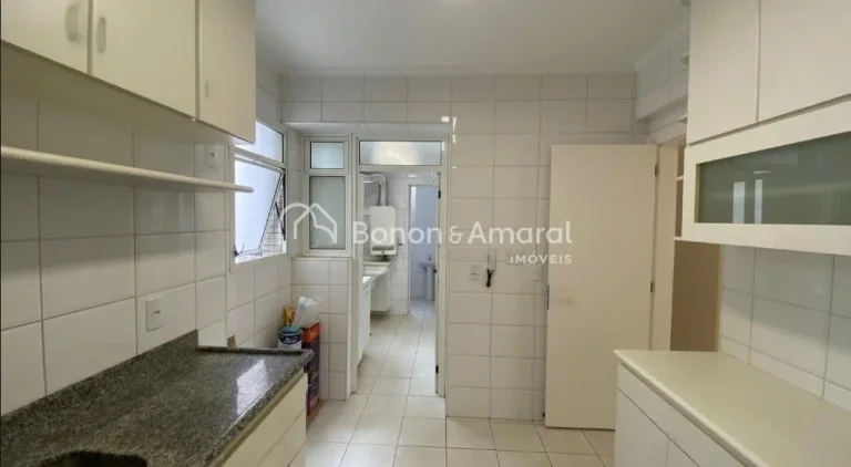 Imagem Apartamento à venda no Cambuí, com sol da manhã e fino acabamento. Possui dois dormitórios com a...