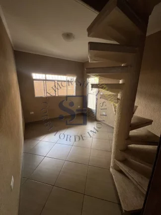 Imagem Casa com 3 Quartos à Venda, 250 m² em Pestana - Osasco Imagem Casa com 3 Quartos à Venda, 250 m² em Pestana - Osasco