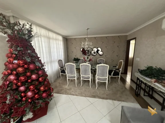 Imagem Casa 361m² em Terreno de 829m² – Campo Grande – 3 Suítes, 6 Banheiros, Energia S