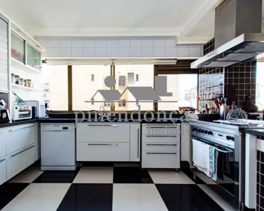 Imagem Apartamento em Perdizes com 4 sui­tes e 5 vagas, 240m²