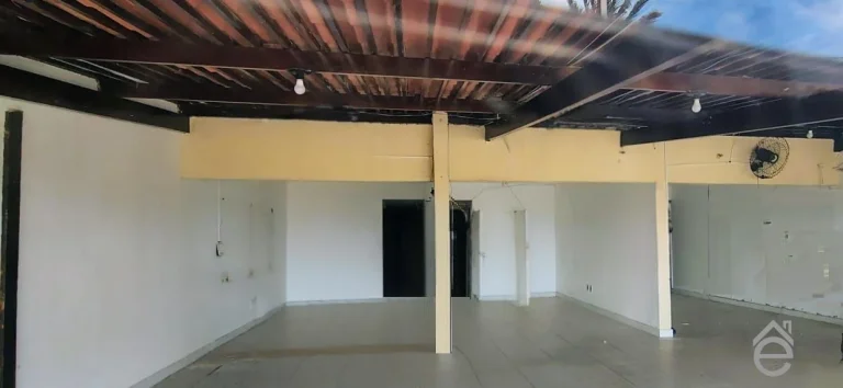 Imagem Loja para Aluguel, orla Praia do Francês, 4 ambientes, 3 wcs,140 m2, ótimo local