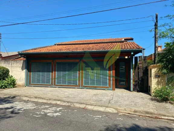 Imagem Casa Espaçosa e Aconchegante à Venda no Bairro Loanda, Atibaia/SP