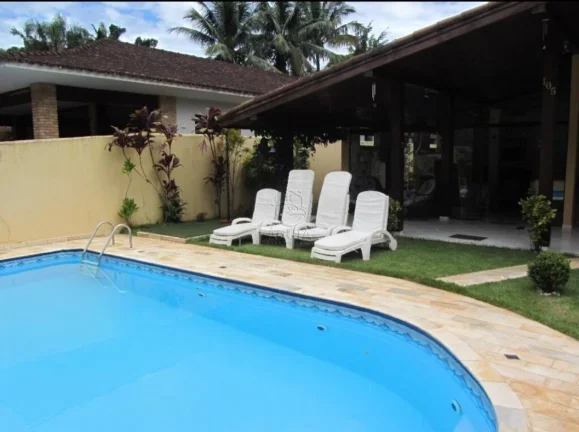 Imagem Casa em condomínio a venda na praia do Lazaro em Ubatuba!