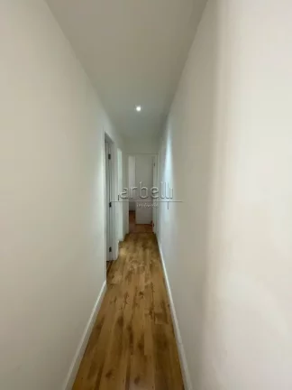 Imagem Apartamento com 54 M², 2 dormitórios, sala, 1 banheiro, área de serviços, cozinha, sacada e 1 va...