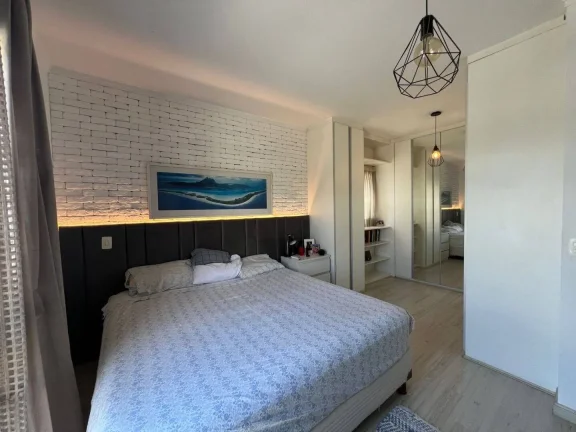 Imagem Casa com 5 quartos à venda, 180 m²