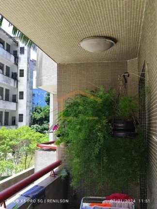 Imagem Apartamento 1 dormitório, sala, sacada, cozinha com armários, área de serviço, 1 vaga de garagem...
