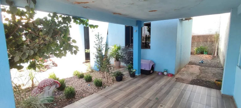 Imagem Casa à venda com sala comercial em São Miguel do Iguaçu - Bairro Cataratas - Imóvel de esquina com churrasqueira e energia solar