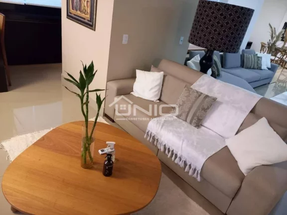 Imagem Apartamento 4 Suítes no Centro de Itapema