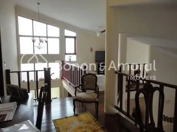 Imagem Lindo sobrado com fino acabamento. Piso superior: 3 suítes, (1 com closet e hidro), piso assoalho d...