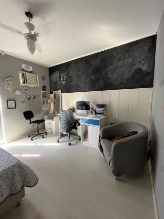 Imagem Casa Triplex de 4 Quartos para Venda na Taquara com 130 m²