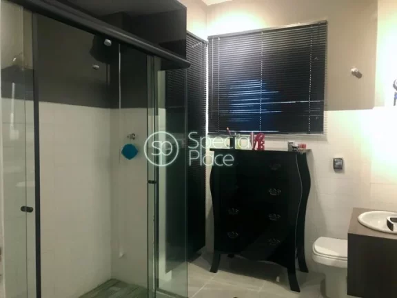 Imagem Apartamento com 130m²situado no Jardim Paulista, região onde se pode caminhar e fazer tudo a pé, ...