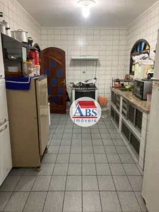 Imagem Casa isolada, 3 dormitórios com 1 suíte. Aceita FGTS e financiamento.