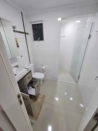 Imagem Apartamento quadra mar com 3 dormitórios sendo 1 suíte e 2 vagas de garagem Balneário Camboriú/SC