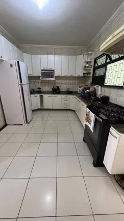 Imagem Casa à venda no Bairro Coroa do Meio - Ótima localização e espaços amplos!