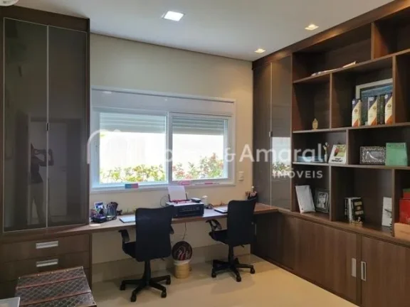 Imagem Casa a venda no Alphaville Dom Pedro.
Já pensou em morar em uma casa cinematográfica, com ar puro ...