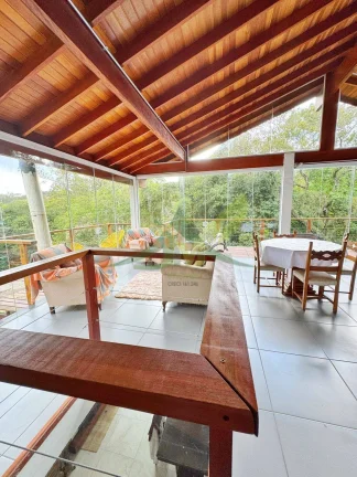 Imagem Linda casa de vidro à venda no Clube da Montanha, em Atibaia